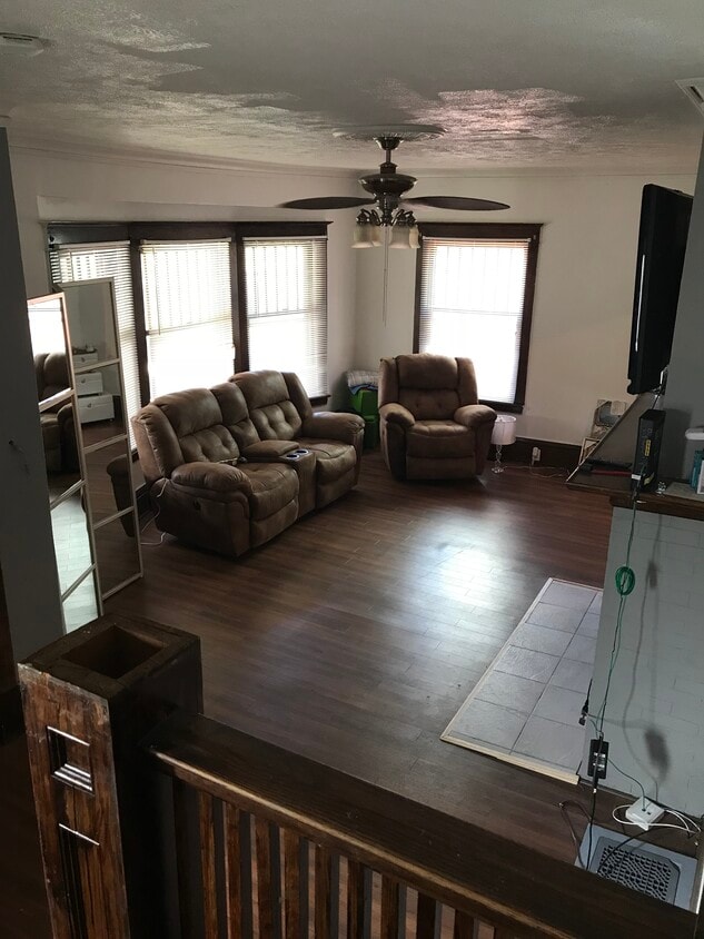 Living Room - Shared - 1305 Sigsbee St SE