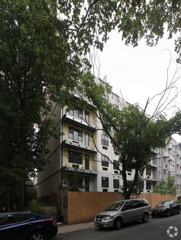 Foto del edificio - 8403-8407 Lander St