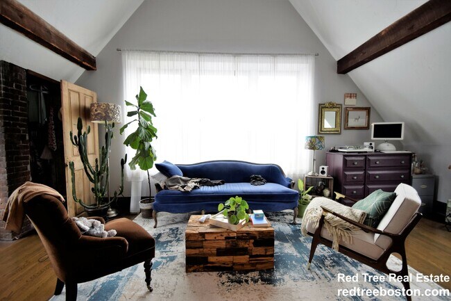 Building Photo - 444 Western Ave