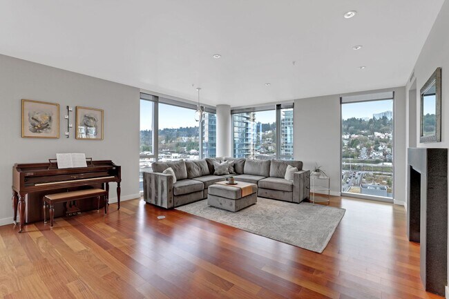 Foto del edificio - Elegant South Waterfront with 2 Parking Sp...