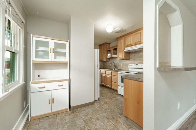 Building Photo - Krug 1201-1203