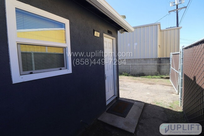Building Photo - 721 D St