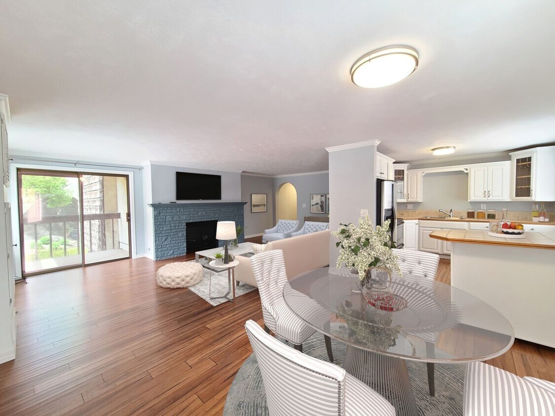 Primary Photo - $1,650 - 2 Bed / 2 Bath Spacious Top Floor...