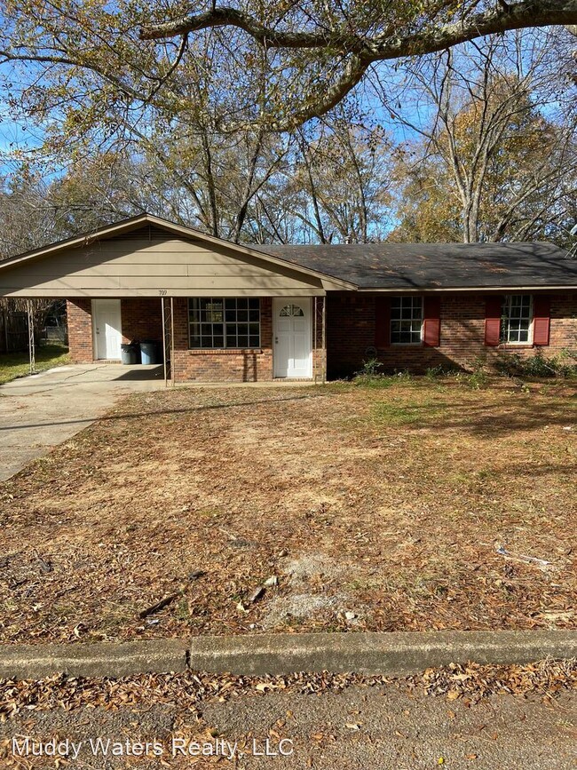 Foto del edificio - 3 br, 2 bath House - 709 5th St