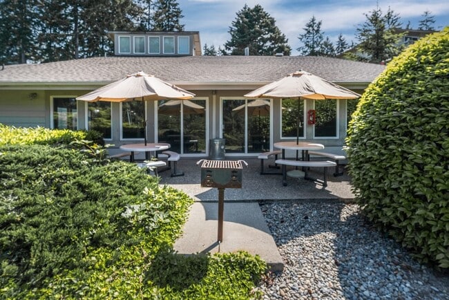 Building Photo - Steilacoom Woods