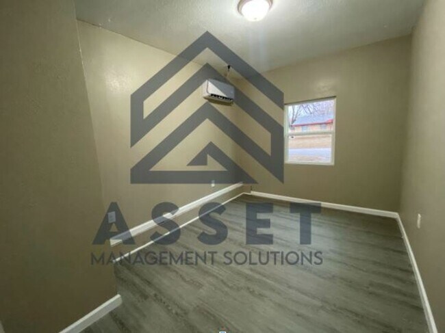 Foto del edificio - Charming 5 Bedroom Rent to Own Home!!