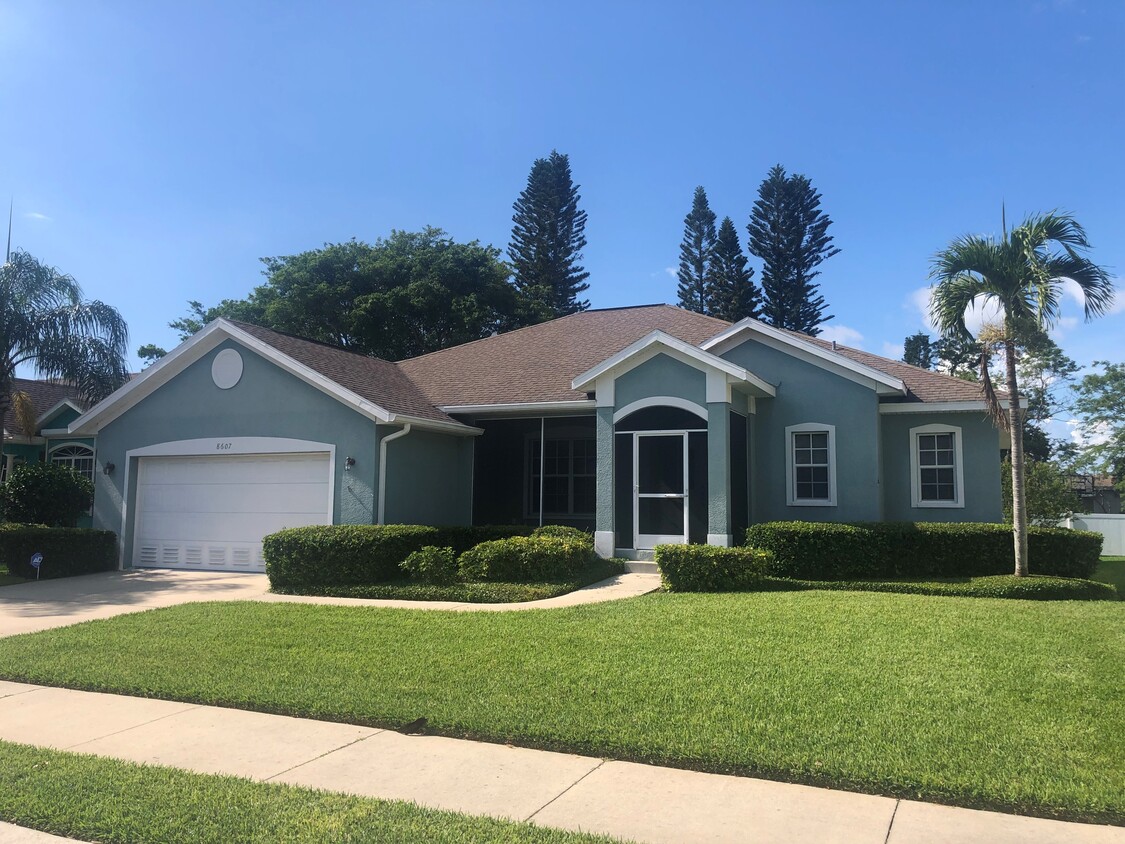 Foto principal - 8607 46th Ave Cir W