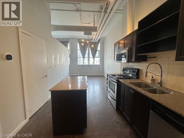 Photo du bâtiment - 410 King St W