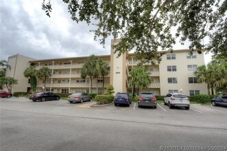Building Photo - 2401 Antigua Cir