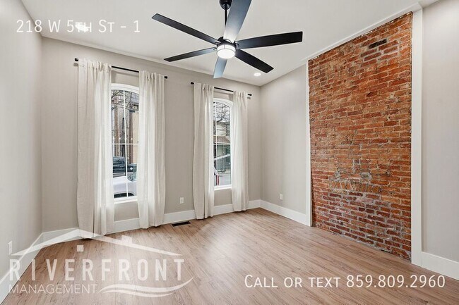 Foto del edificio - 218 W 5th St