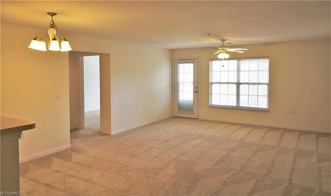 Building Photo - 3712 Cotswold Ave