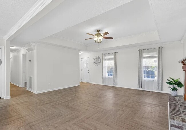 Foto del edificio - 1352 Farmwood Dr