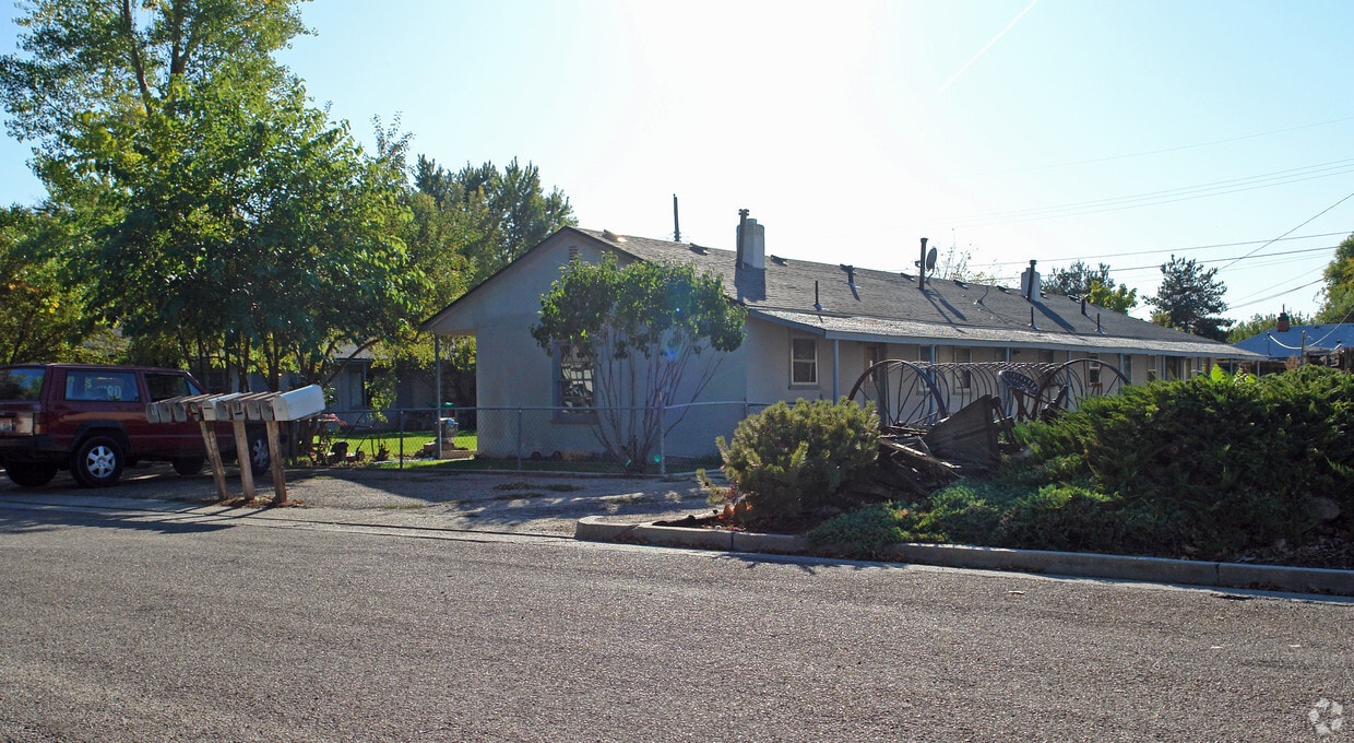 Foto del edificio - Hird Avenue Apartments