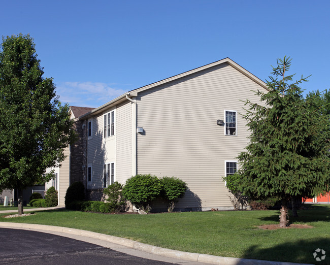 Building Photo - Shamrock Village