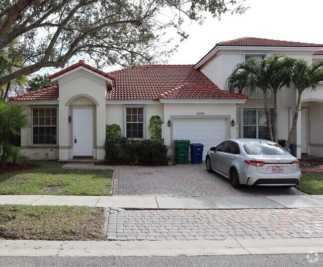 Apartamentos de renta en Monaco Cove Miramar, FL