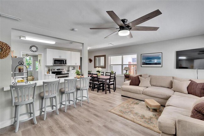 Building Photo - 1623 San Mateo Dr