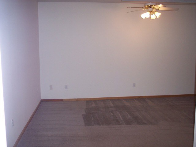 DINING AREA - 604 N Maguire St