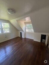 Building Photo - 430 W 12th Ave