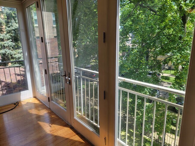 Building Photo - 6216 N Fairfield Ave