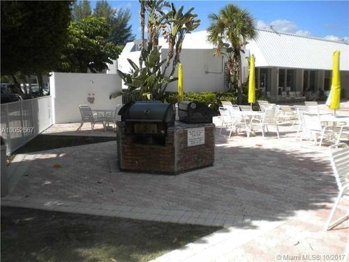Building Photo - 20500 E Country Club Dr