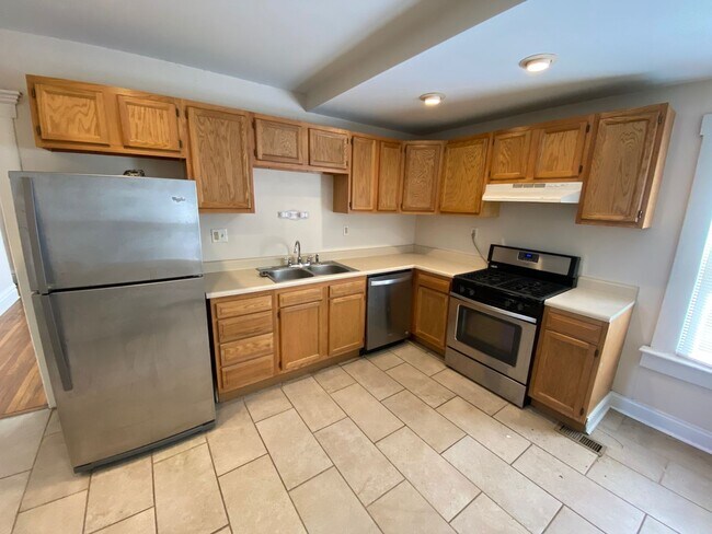 Building Photo - 105 W Maynard Ave