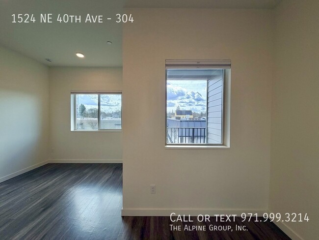 Building Photo - 1524 NE 40th Ave