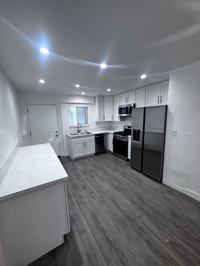 Building Photo - 34102 La Serena Dr
