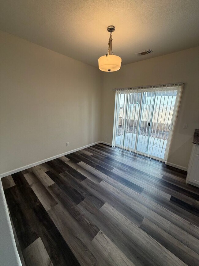 Foto del edificio - 1327 Belmont Dr