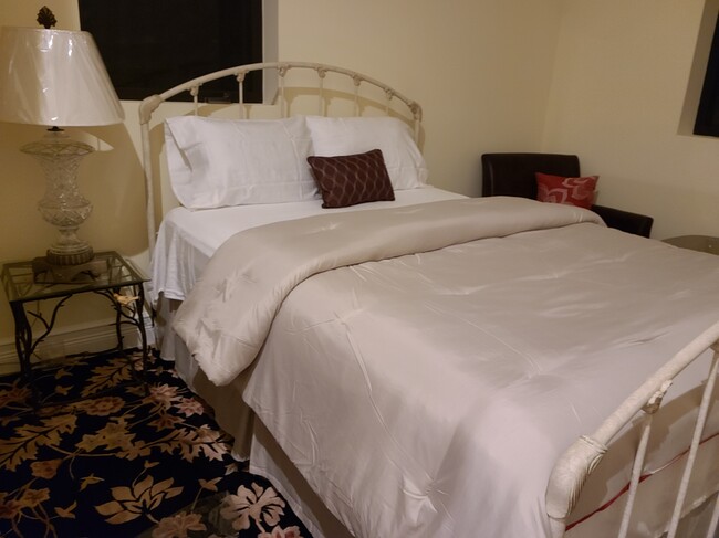 master bedroom - 1222 Tangier St
