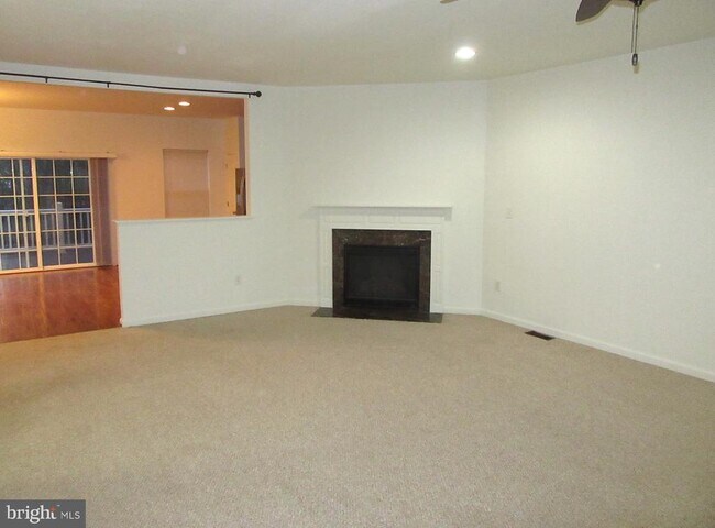 Building Photo - 540 Van Dyke Cir