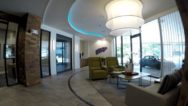 Foto del edificio - 200 E Riverside Dr