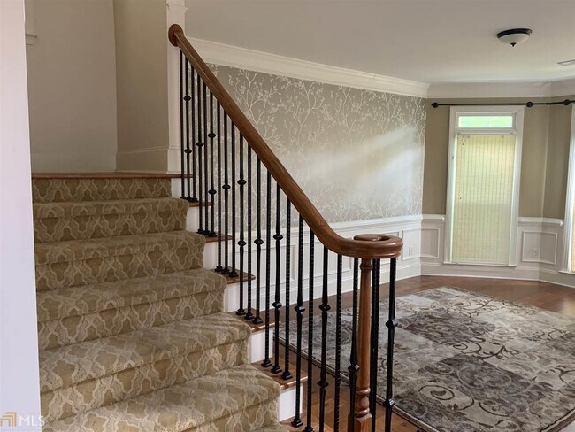 Building Photo - 2163 Oakdale Estates Ct