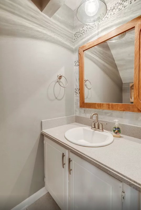 Foto del edificio - 1140 Hidden Cove Dr