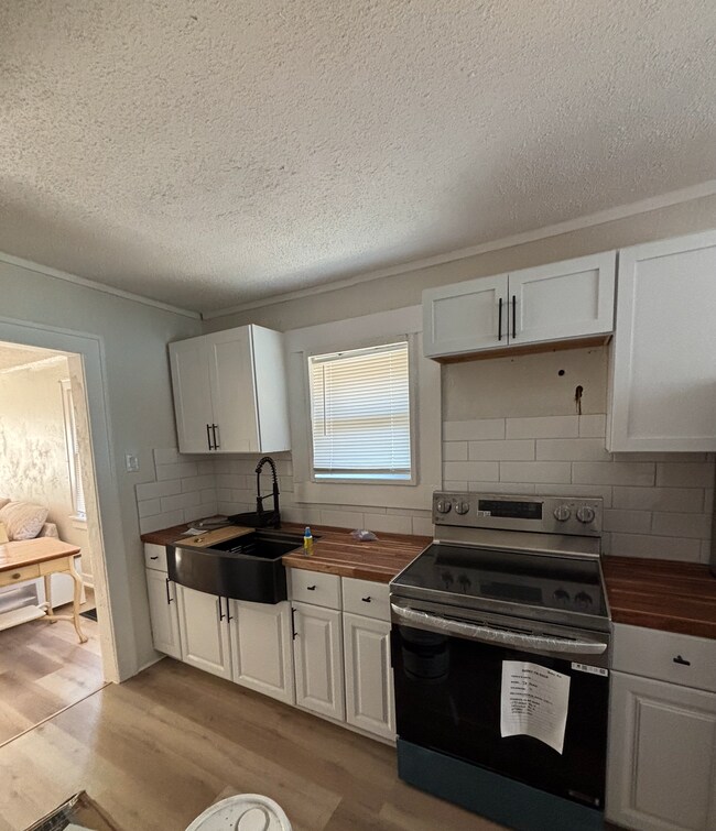 Foto del edificio - 3014 E 69th St