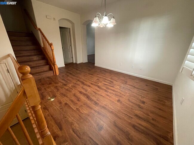 Building Photo - 8883 Bellina Cmns