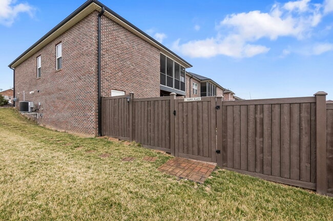 Foto del edificio - 145 Summerfield Way