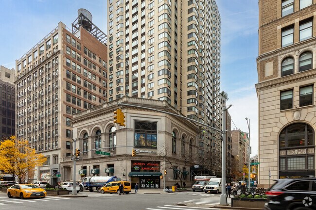 Building Photo - 38 E 22nd St