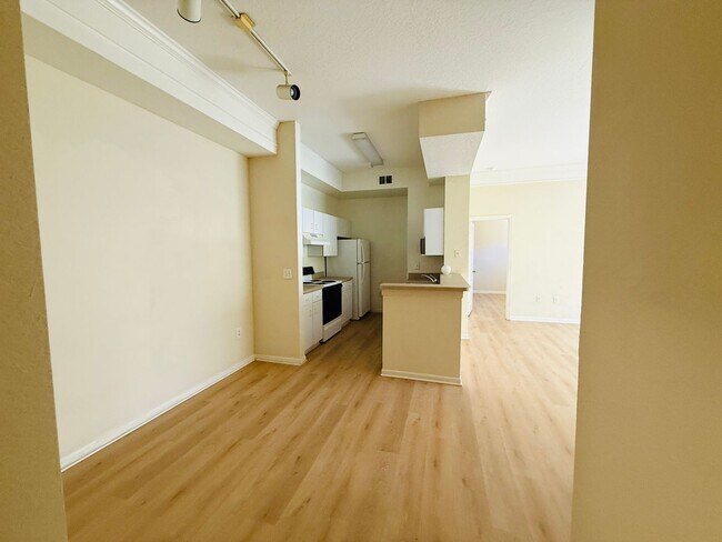 Foto del edificio - Beautiful Two Bedroom, Two Bath Condo For Rent in New Tampa!