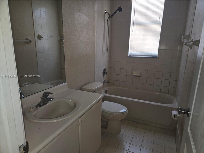 Foto del edificio - 1677 SE 27th Ct