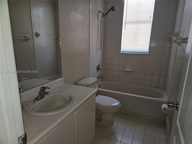 Building Photo - 1677 SE 27th Ct