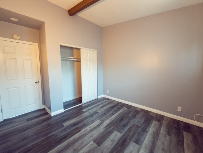 Foto del edificio - 6628-6630 Selfland Ave