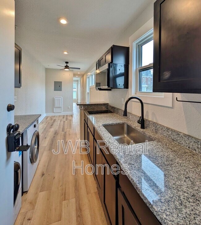 Foto del edificio - 412 E Ashley St