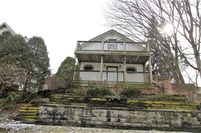 Building Photo - 1617 Columbia St. #A
