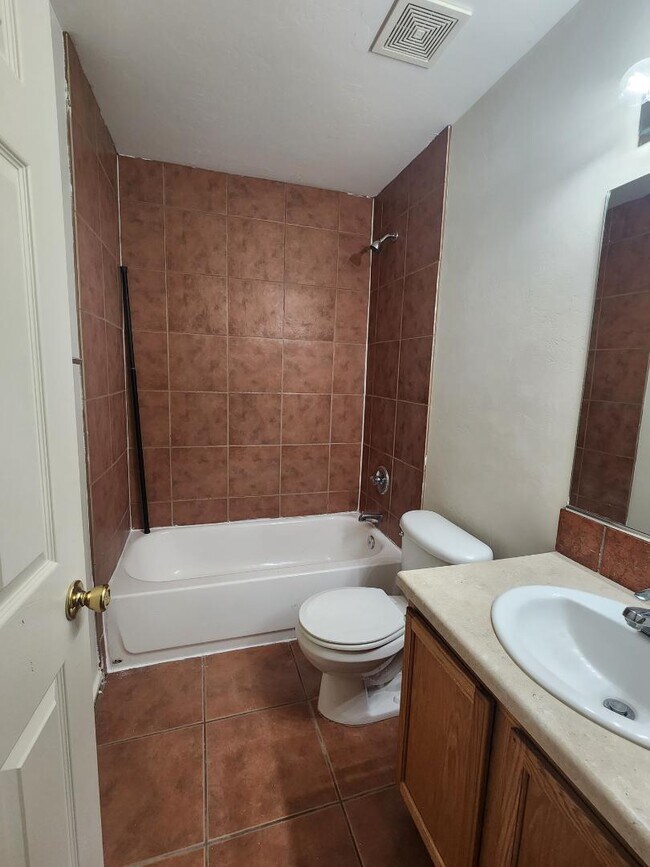 Foto del edificio - 3039 N Richey Blvd