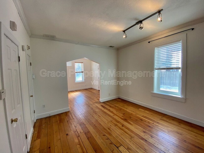 Foto del edificio - 819 E 25th Ave