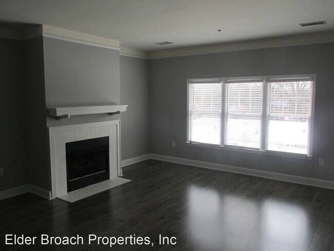Building Photo - 2 br, 2 bath House - 400 Clarice Ave #345