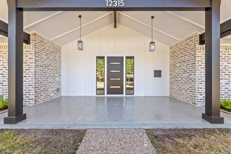 Building Photo - 12315 Barryknoll Ln