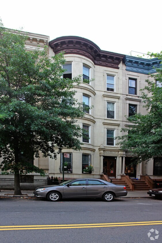 Primary Photo - 271 6th Ave