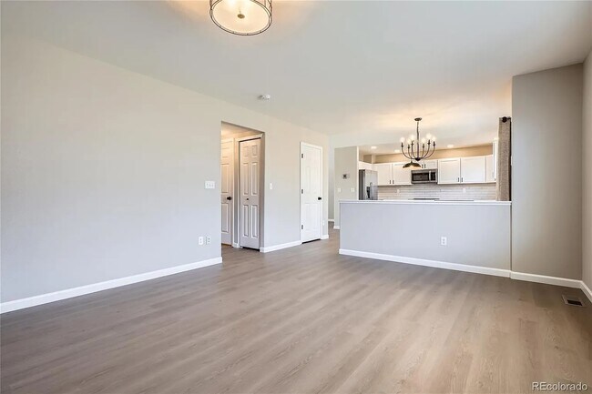 Foto del edificio - 1169 N Tabor Dr