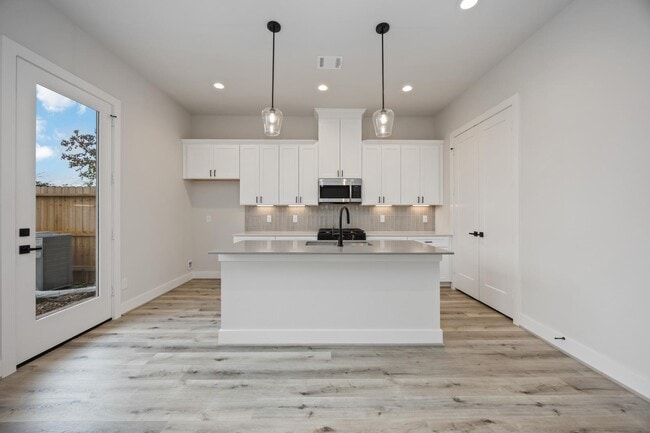 Photo - 6111 Campos Dr House